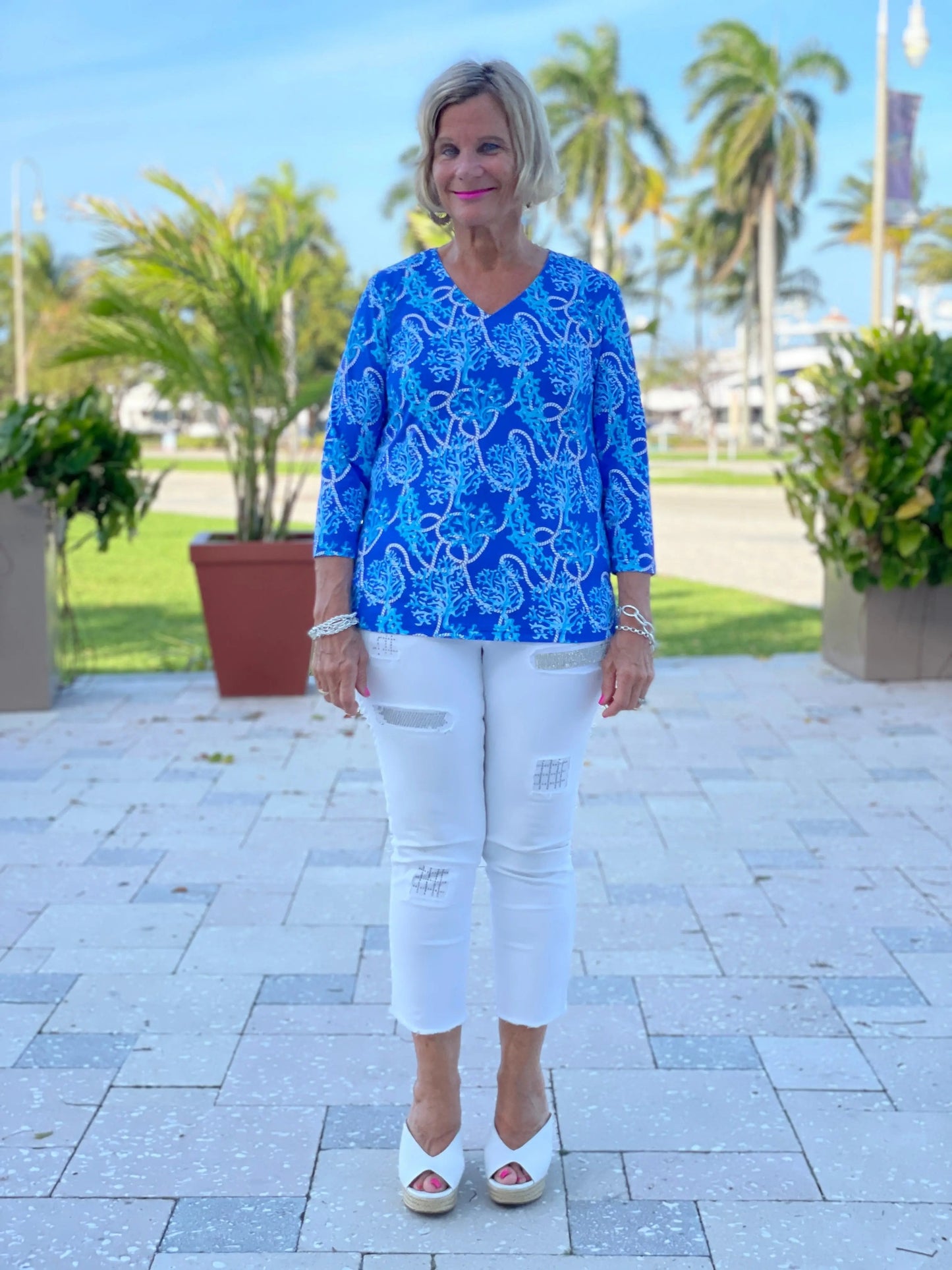 AQUA LANE V-NECK TOP