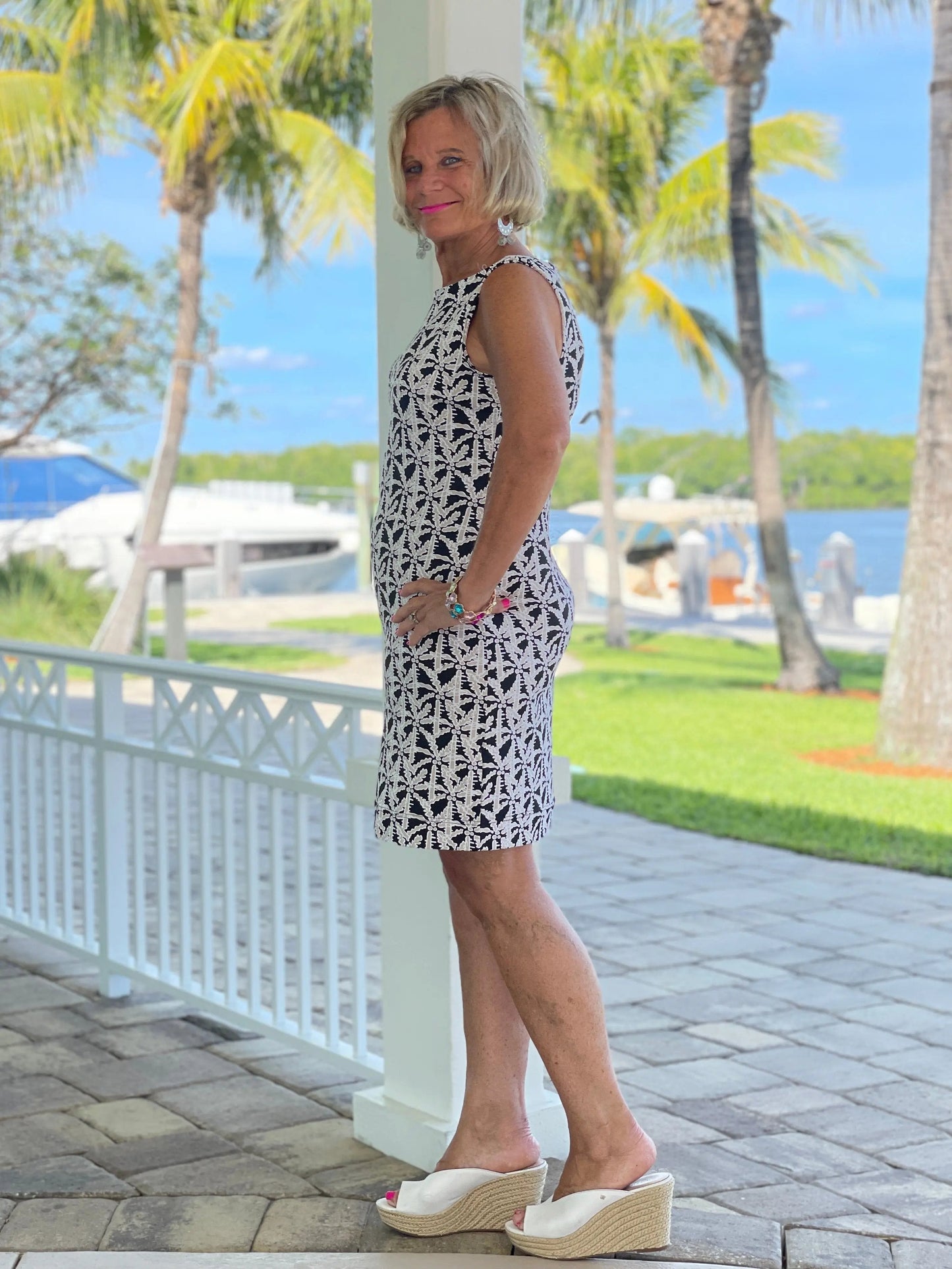 BLACK AND BEIGE SHIFT DRESS