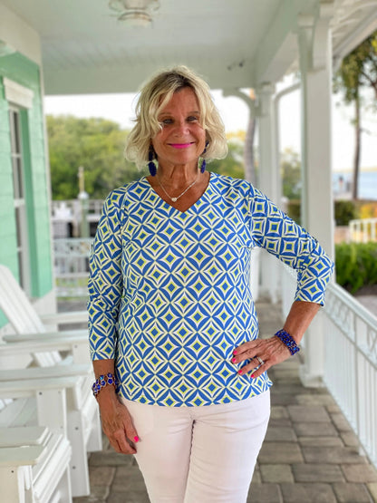 AQUA DIAMONDS V NECK