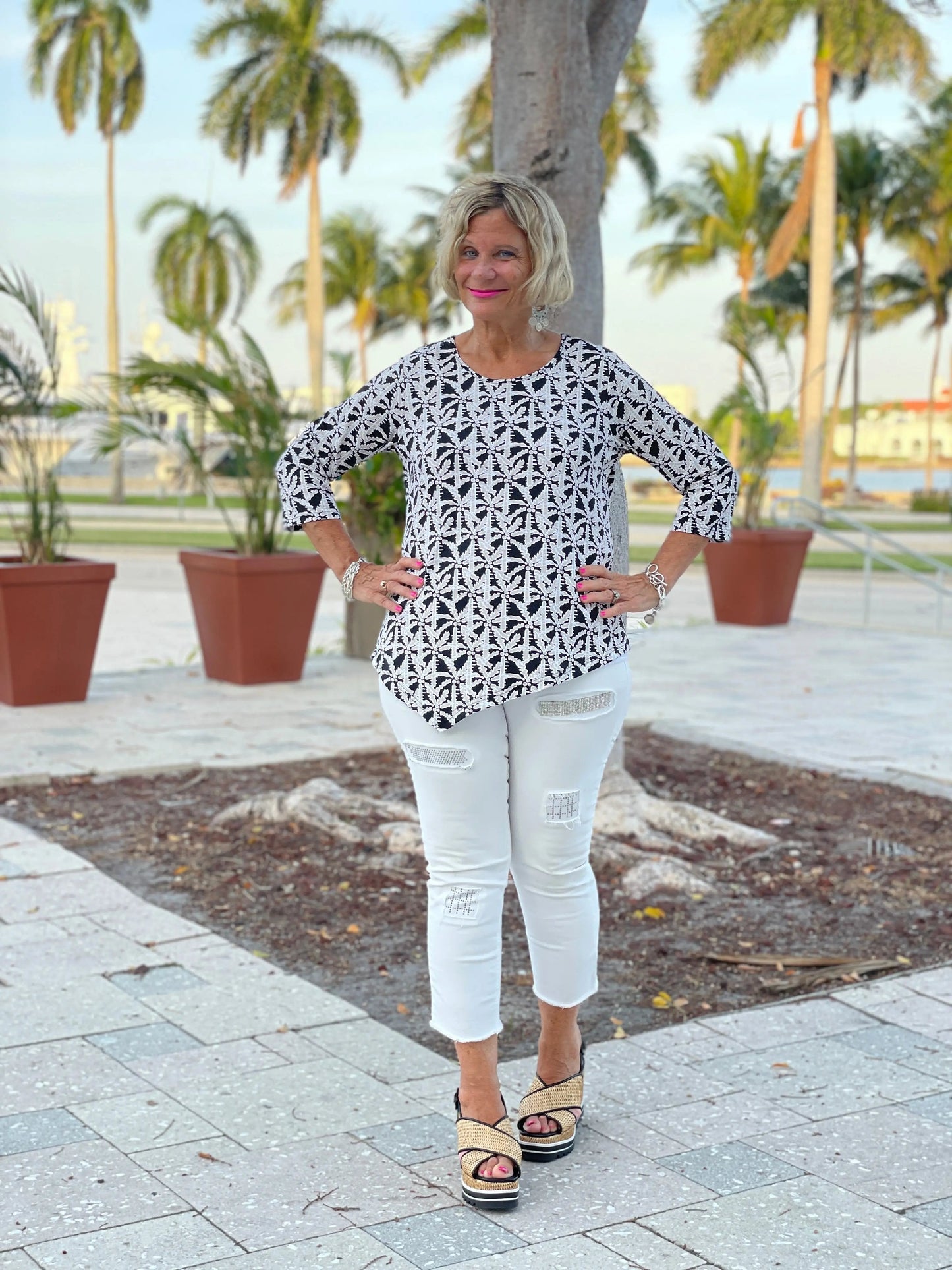 BLACK AND BEIGE ASYMMETRIC TOP