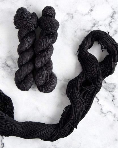 Destination Yarn fingering weight yarn Noir