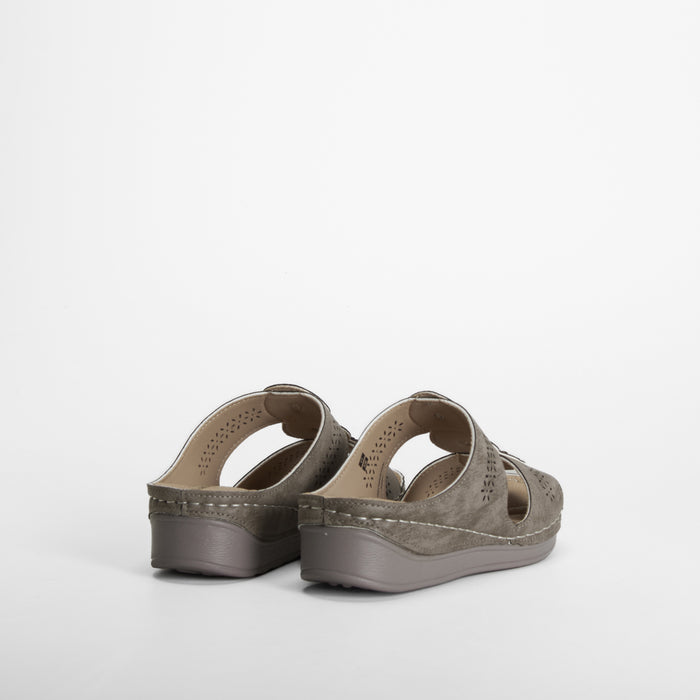 Sandalia cosida confort beige COMFEET